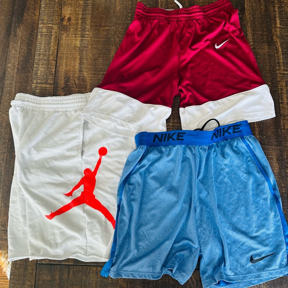 Nike Athletic Shorts - great condition 💪